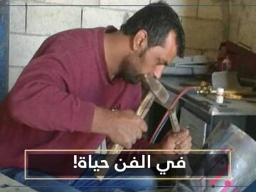 نحات كردي يحول مخلفات الحرب لإبداعات فنية