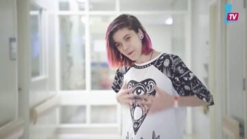 أزياء لملابس المستشفى.. لمسة إبداعية تسعد المرضى