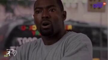 الرجل الوطواط.. يسير على رأسه 13 مترا