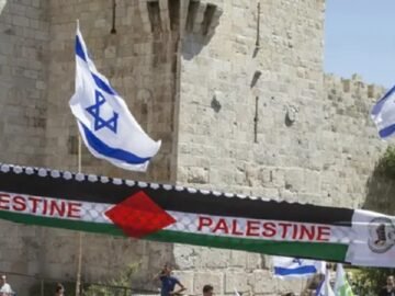 _106938787_getty_scarf